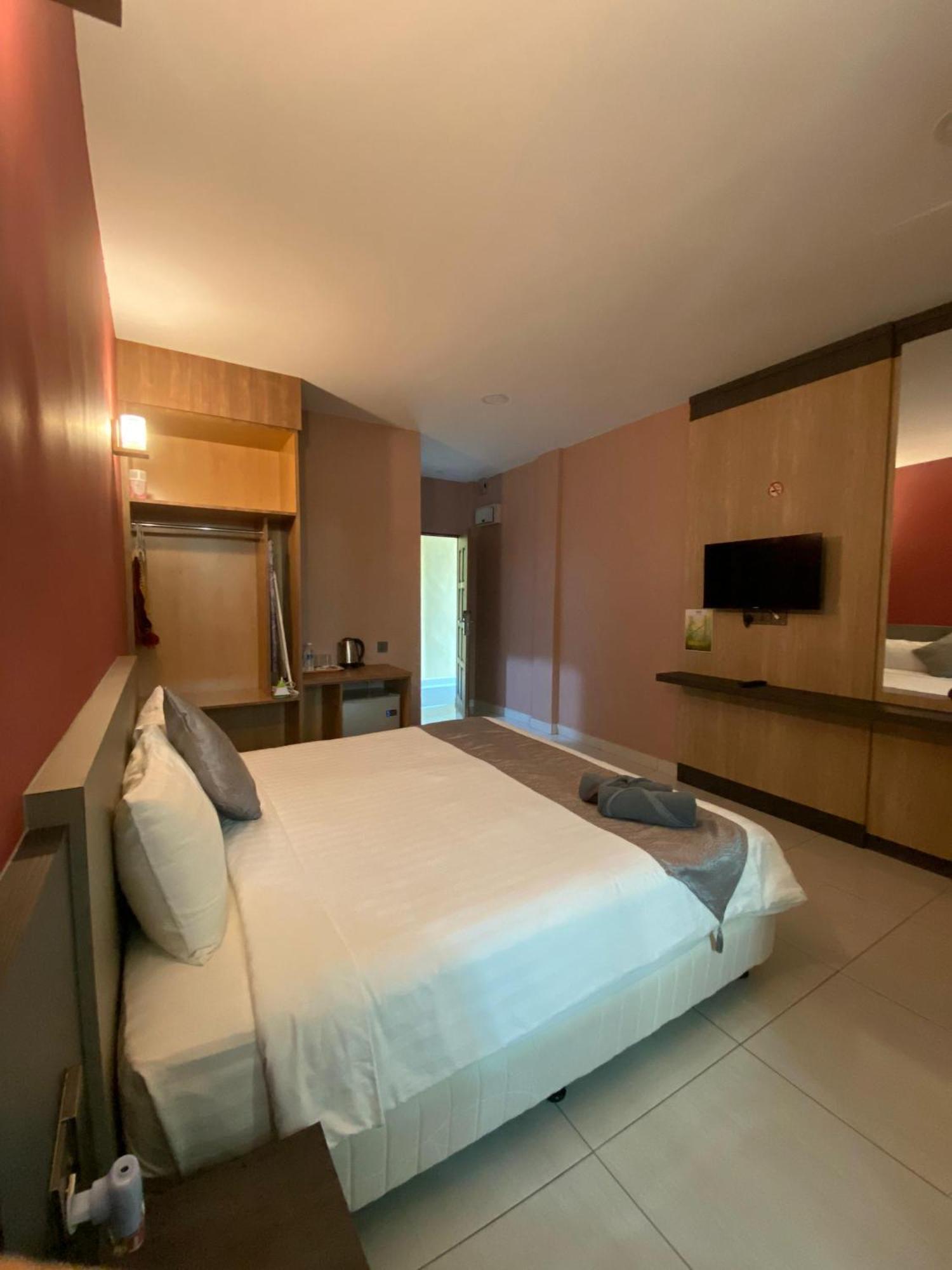 Grand Village Inn Pantai Cenang  Exterior foto