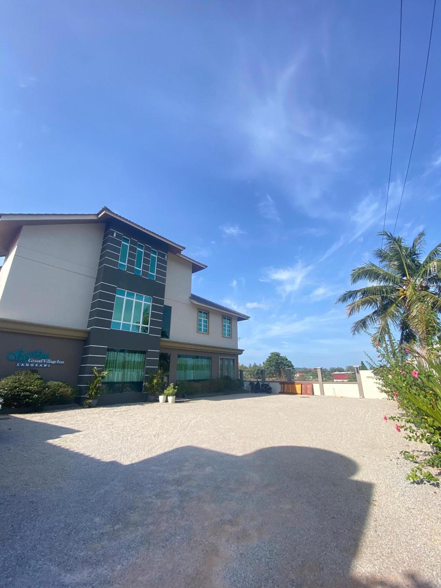 Grand Village Inn Pantai Cenang  Exterior foto