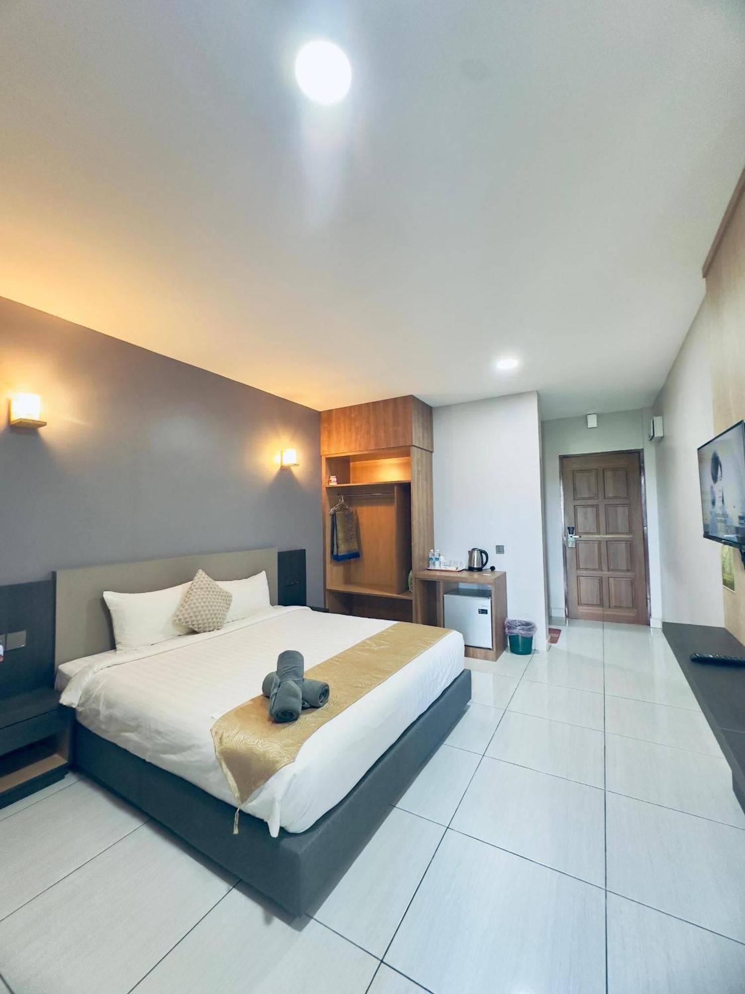 Grand Village Inn Pantai Cenang  Exterior foto